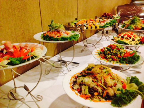 Đặc tiệc buffet tại nhà trọn gói